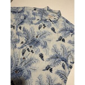 Tommy Bahama 100% Silk, Light Blue Flowers, SS Button Up Dress Shirt, XL #741